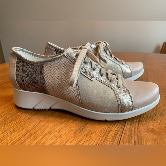 Mephisto Melina magic for your hard-working feet! - Picture 1 of 8